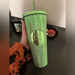 BNWT NEW Starbucks Holiday 2023 Green
Metallic Venti/24oz Tumbler